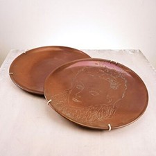 coppia di piatti da parete in