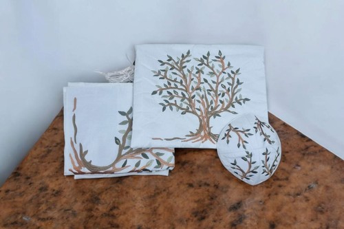 Yair emanuel set donna - yair, albero