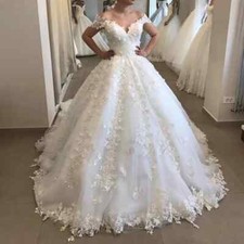 Abito da sposa in tulle bianco