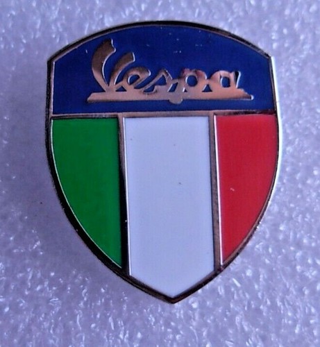 Vespa pin badge - ., italian