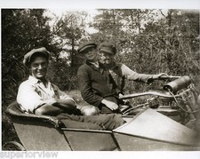 Moto d'epoca e sidecar padre e