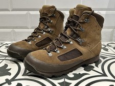 Stivali scamosciati marroni