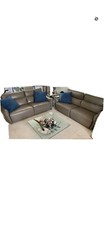 Due divani posti in - divani, da
