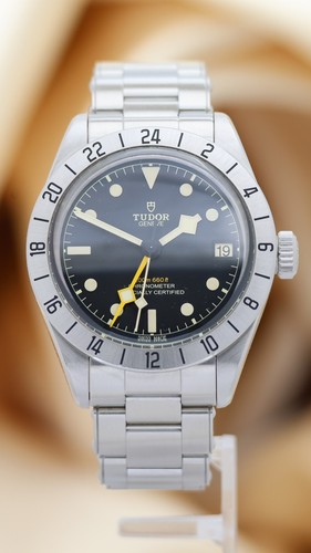 Tudor black bay pro 39mm - black,