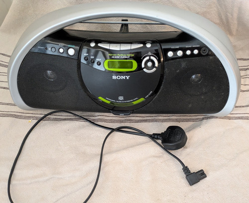 Sony yn7l radio player - radio, cd