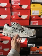 nike zoom vomero 5 taglia 44
