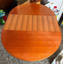 TAVOLO ROTONDO, ALLUNGABILE IN LEGNO MASSELLO ANNI '60