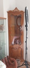 vetrina angolare in legno 