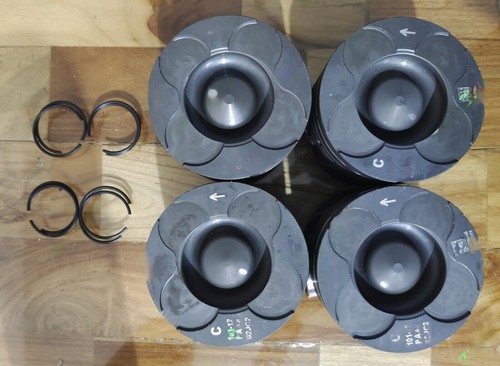 Set pistoni per mahindra - set,