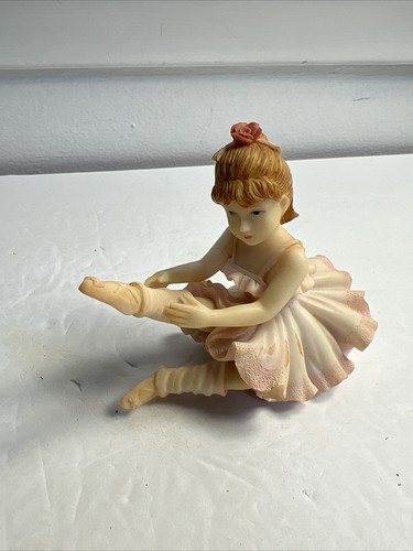 Ballerina vintage geo lefton - ballerina,
