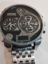 Nuovo indossato solo 2 volte. Diesel Mr Daddy 57mm Cassa Acciaio Inox Argento Pd $600 