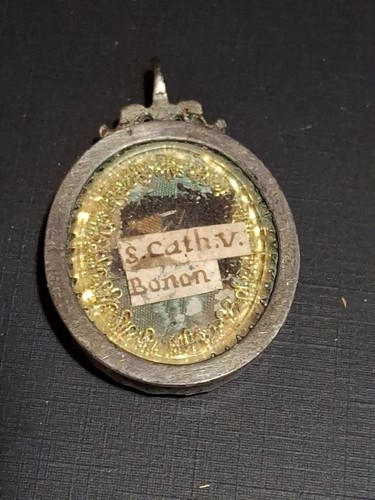 Relic reliquary reliquia - relic,