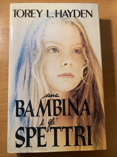 Una bambina gli spettri - una, e