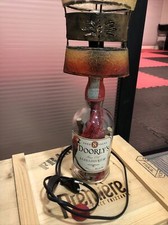 Lampada creata con Bottiglia Rum