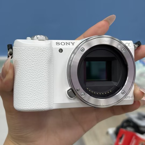 Fotocamera digitale mirrorless