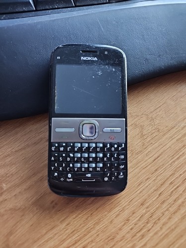 Nokia smartphone - e5-00,