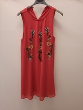 Vestito smanicato desigual
