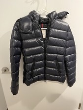 Giubbotto Moncler Bady taglia 0/XS. Nuovo senza etichette, in ottime condizioni. Vendita al dettaglio $1600