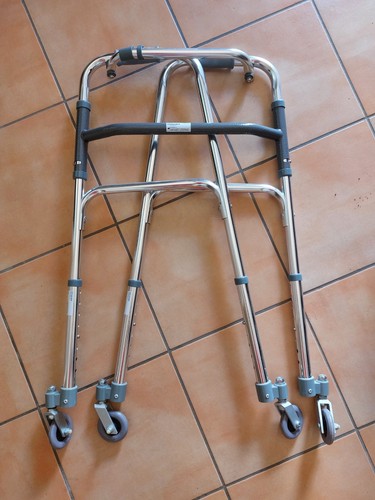 Deambulatore pieghevole - deambulatore,