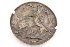 Posacenere in bronzo con scena