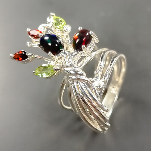 Anello opale nero riscaldato