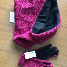 set guanti e sciarpa da donna.