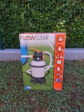Filtro a sabbia per piscina BESTWAY 0.12 cv Flowclear con sabbia e tubi inclusi.