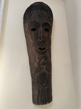 Maschera etnica africana gigante.