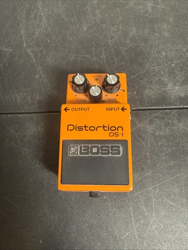 Boss distortion pedale - ds-1,