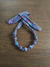 Collana in tessuto floreale