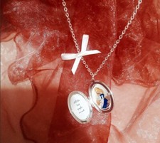 Medaglione Alice nel paese