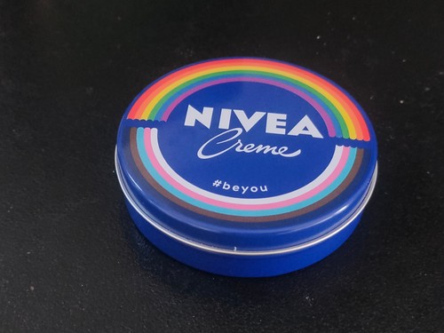 Scatola latta vuota nivea - scatola,