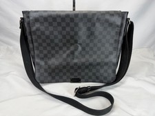 Louis Vuitton Daniel Messenger