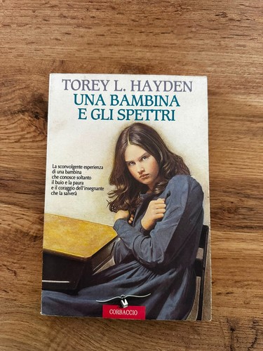 Una bambina gli - gli, spettri