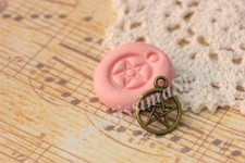 stampi gomma siliconica forma pentacolo 20x25mm fimo cernit formine