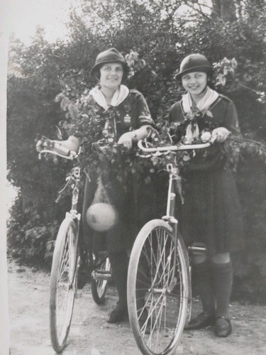 Girl scouts uniform - in,