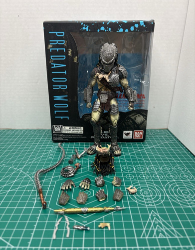 Bandai predator wolf action - bandai,