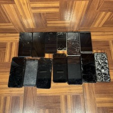 Lotto di 13 cellulari vari