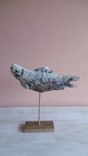 SCULTURA PESCE IN CERAMICA RAKU SU PIEDI IN LEGNO