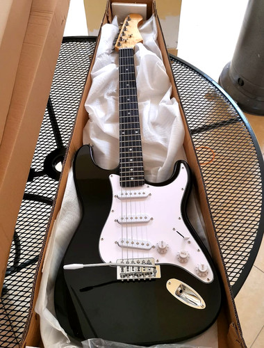 Chitarra elettrica stile - elettrica,