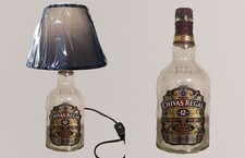 Lampada da tavolo bottiglia Chivas Regal con paralume