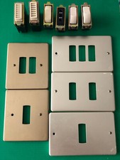 AVE GRATTACIELO : MATERIALE VARIO PLACCHE DEVIATORE INVERTITORE INTERRUTTORE