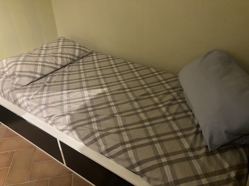 Letto singolo con - letto,