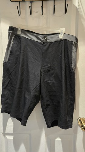 Pantaloncini nuovi con
