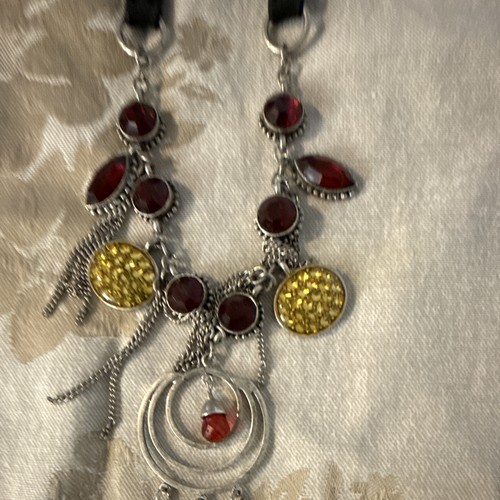 Collana con ciondolo tondo