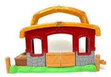 Little People 2003 Barn Stable