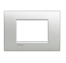 PLACCA QUADRA BTICINO LIVING LIGHT AIR 3 POSTI MODULI TECH LNC4803TE