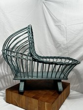 Antica culla a dondolo per