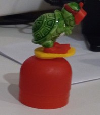 KINDER - Teeny Tapsi Törtels: Marino con uovo rosso e trampolino