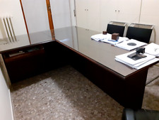 "praticamente nuova" scrivania/tavolo riunioni in vero legno wengè, ottima